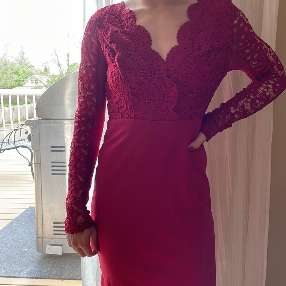 Lacey detail long sleeve dress